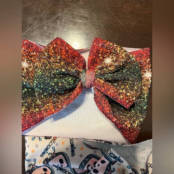 Pre-loved, bundle of 2 baby / toddler headbands. Coco melon and ombre red/green - Picture 2 of 3